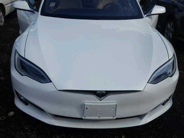 5YJSA1E27GF142265 - 2016 TESLA MODEL S WHITE photo 7