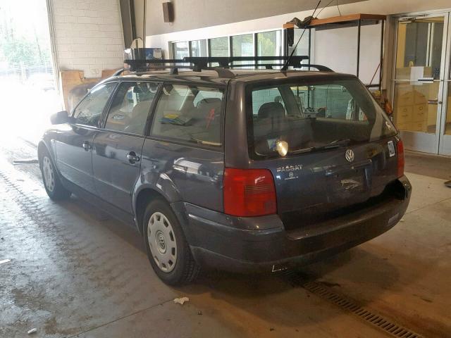 WVWHC63B11E006209 - 2001 VOLKSWAGEN PASSAT GLS BLUE photo 3