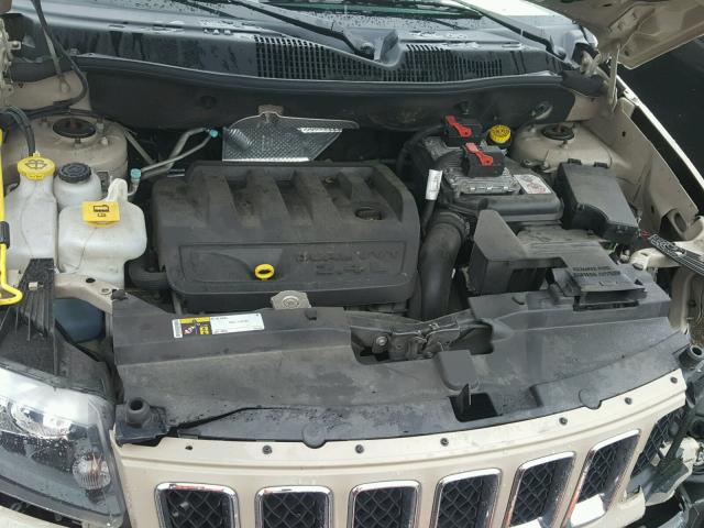 1C4NJDBB0HD154527 - 2017 JEEP COMPASS SP 棕色 照片 7