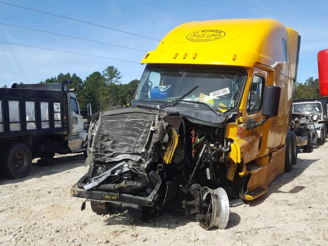 3AKJGLD50FSGF7617 - 2015 FREIGHTLINER CASCADIA 1 YELLOW photo 2