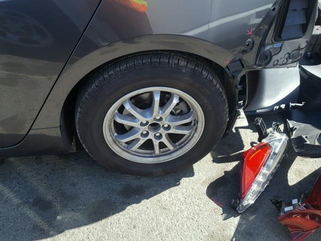 JTDKARFP5H3045461 - 2017 TOYOTA PRIUS PRIM ნაცრისფერი ფოტო 9