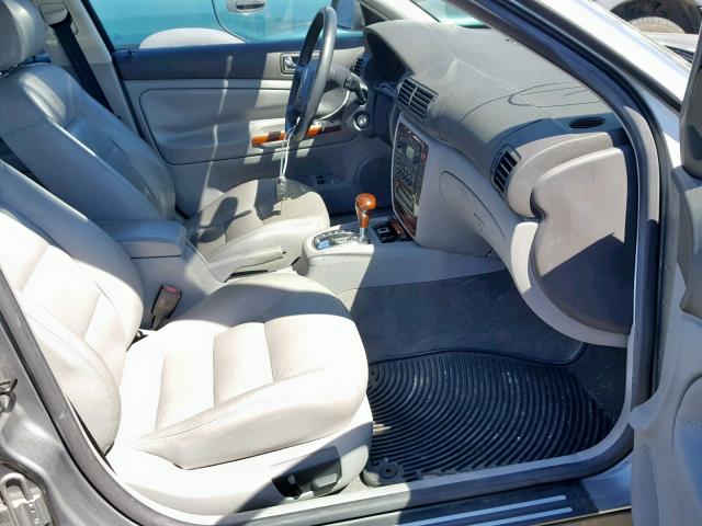 WVWRH63B24P042165 - 2004 VOLKSWAGEN PASSAT GLX 灰色 照片 5