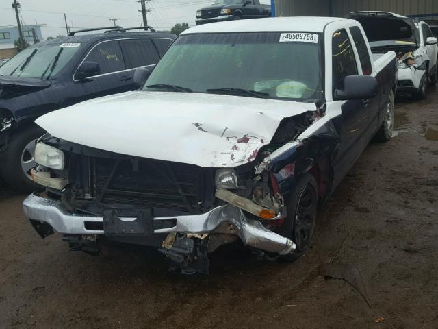 2GTEC19VX51318429 - 2005 GMC NEW SIERRA TWO TONE photo 2