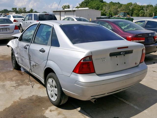 1FAHP34N57W204697 - 2007 FORD FOCUS ZX4 SILVER photo 3