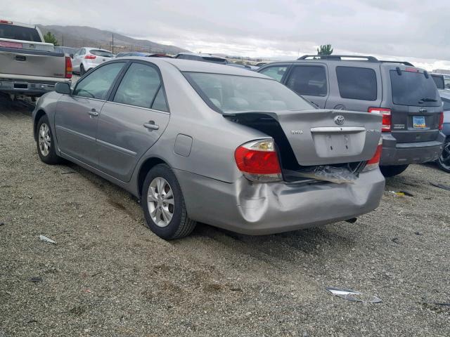 4T1BE32K55U971520 - 2005 TOYOTA CAMRY LE SILVER photo 3