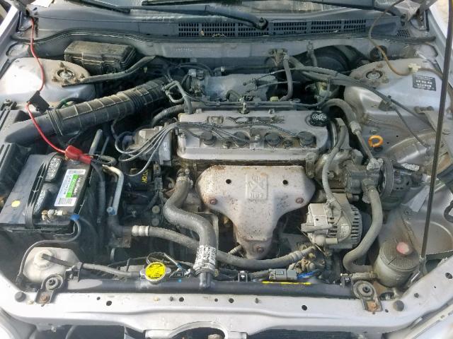 1HGCG5648YA052936 - 2000 HONDA ACCORD LX SILVER photo 7