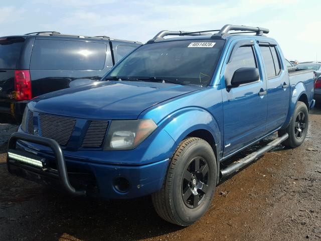 1N6AD07U95C438665 - 2005 NISSAN FRONTIER C BLUE photo 2