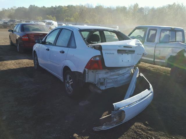 1FAFP34N16W246998 - 2006 FORD FOCUS ZX4 WHITE photo 3