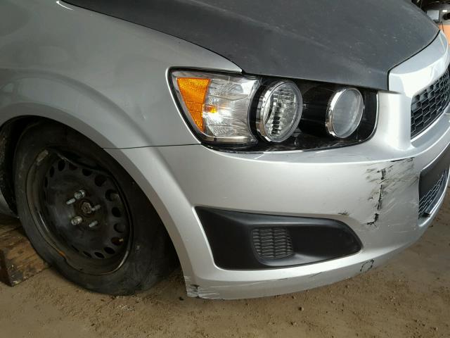 1G1JA5SH7G4171373 - 2016 CHEVROLET SONIC LS 银色 照片 9