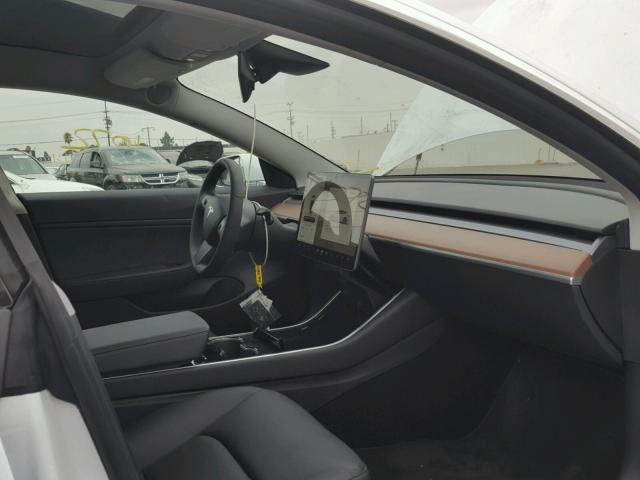 5YJ3E1EBXJF067741 - 2018 TESLA MODEL 3 თეთრი ფოტო 5