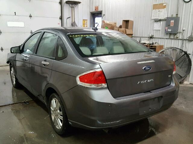 1FAHP3FN2AW215855 - 2010 FORD FOCUS SE GRAY photo 3