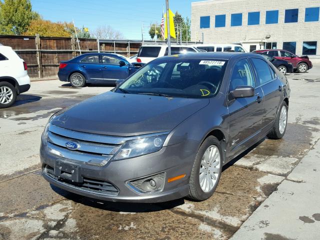 3FADP0L38AR373040 - 2010 FORD FUSION HYB GRAY photo 2