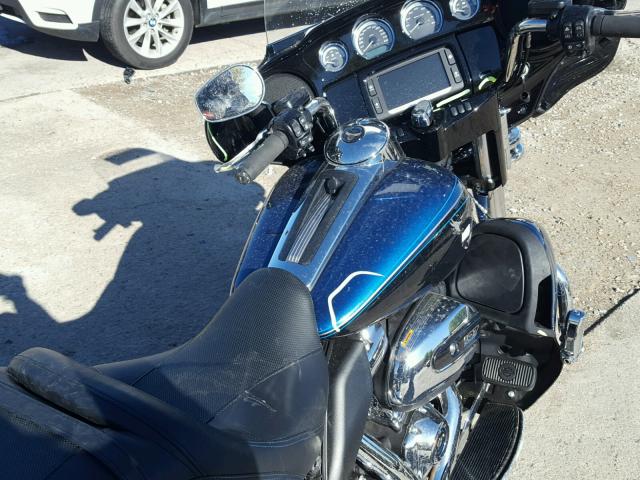 1HD1KWD16JB630923 - 2018 HARLEY-DAVIDSON FLHTK 115T BLUE photo 5