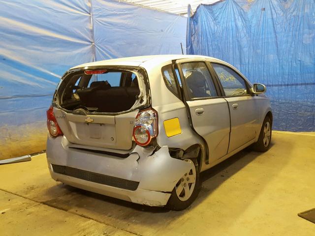 KL1TD66E39B640753 - 2009 CHEVROLET AVEO LS SILVER photo 4