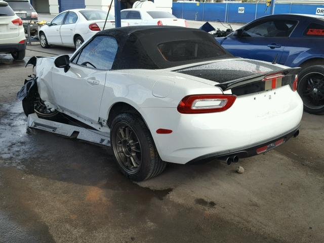 JC1NFAEK9H0106928 - 2017 FIAT 124 SPIDER WHITE photo 3