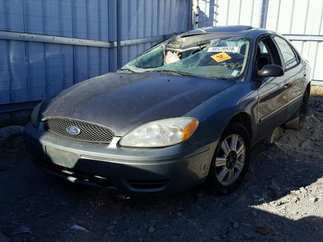 1FAFP56UX6A199340 - 2006 FORD TAURUS SEL GREEN photo 2