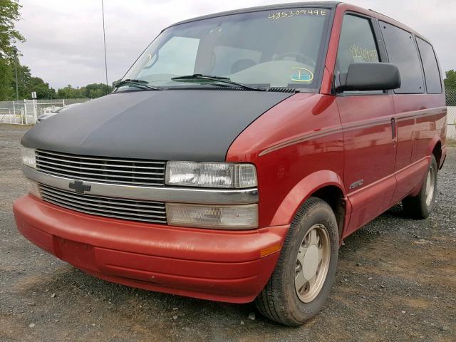 1GNDM19W9WB204979 - 1998 CHEVROLET ASTRO RED photo 2