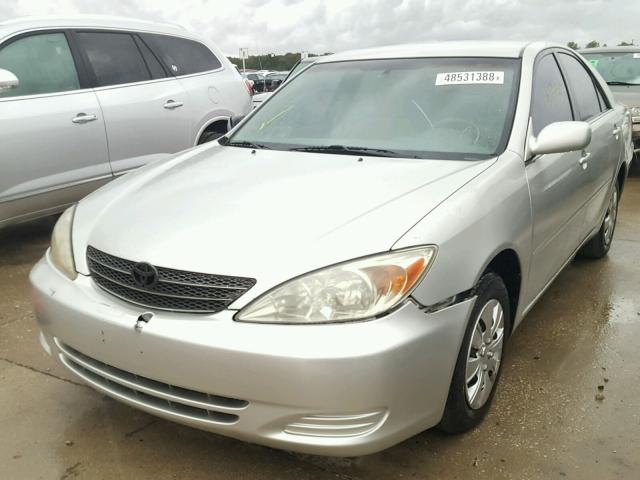 4T1BE32K33U751340 - 2003 TOYOTA CAMRY LE ვერცხლისფერი ფოტო 2