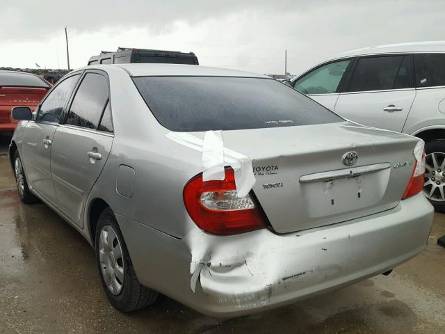 4T1BE32K33U751340 - 2003 TOYOTA CAMRY LE ვერცხლისფერი ფოტო 3