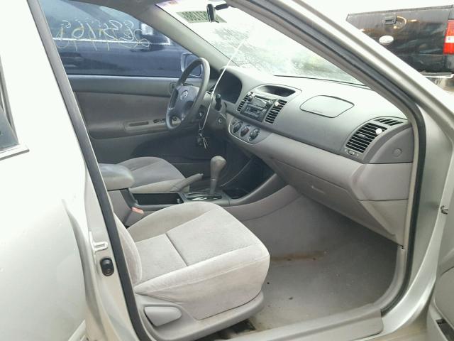 4T1BE32K33U751340 - 2003 TOYOTA CAMRY LE ვერცხლისფერი ფოტო 5