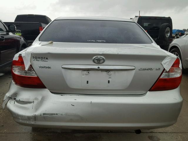 4T1BE32K33U751340 - 2003 TOYOTA CAMRY LE ვერცხლისფერი ფოტო 9