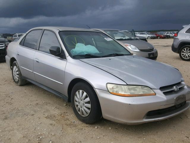 1HGCF86611A070335 - 2001 HONDA ACCORD VAL SILVER photo 1