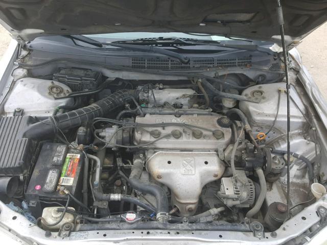 1HGCF86611A070335 - 2001 HONDA ACCORD VAL SILVER photo 7