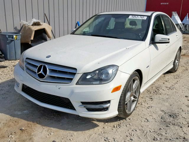 WDDGF4HB4CA612474 - 2012 MERCEDES-BENZ C 250 WHITE photo 2