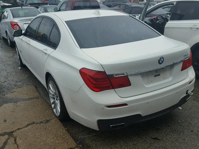 WBAKA8C56BCY36809 - 2011 BMW 750I WHITE photo 3