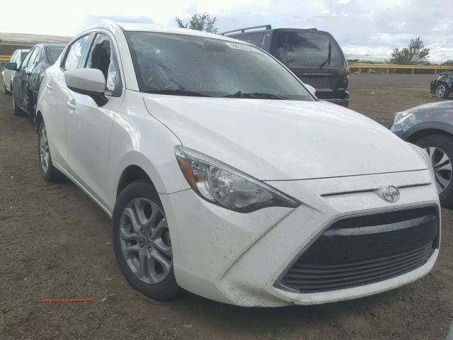 3MYDLBZV1GY123262 - 2016 TOYOTA SCION IA WHITE photo 1