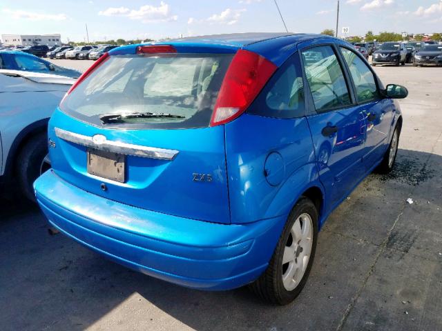 3FAFP37342R160723 - 2002 FORD FOCUS ZX5 BLUE photo 4