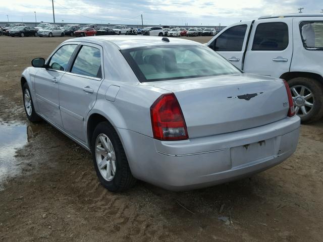 2C3JA53G85H685332 - 2005 CHRYSLER 300 TOURIN SILVER photo 3