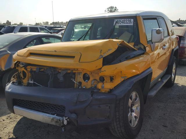 JTEZU11FX70015437 - 2007 TOYOTA FJ CRUISER YELLOW photo 2