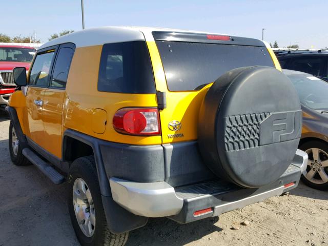 JTEZU11FX70015437 - 2007 TOYOTA FJ CRUISER YELLOW photo 3