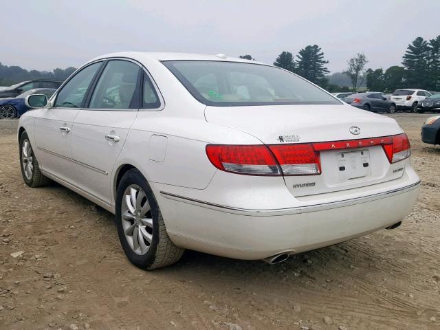 KMHFC46F38A304574 - 2008 HYUNDAI AZERA SE WHITE photo 3