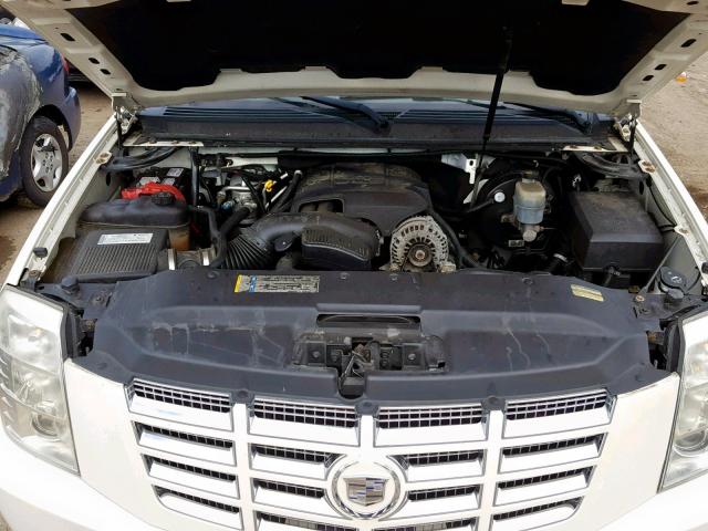 1GYFK63828R145115 - 2008 CADILLAC ESCALADE L WHITE photo 7