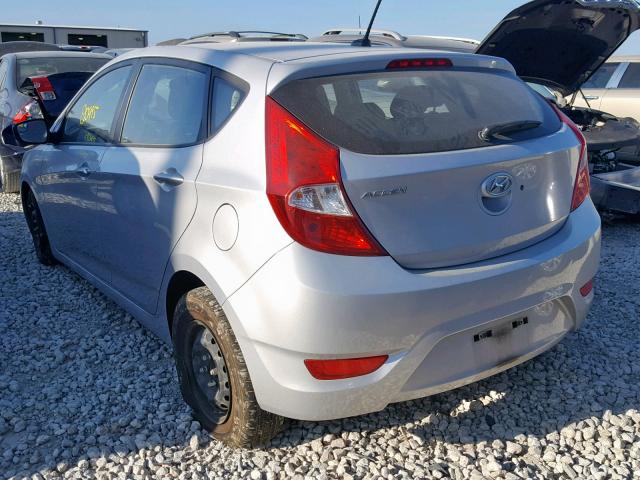 KMHCT5AE7GU262253 - 2016 HYUNDAI ACCENT SE SILVER photo 3