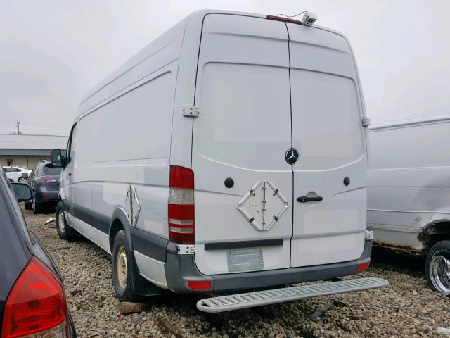 WD3PE8CB5B5608169 - 2011 MERCEDES-BENZ SPRINTER 2 WHITE photo 3