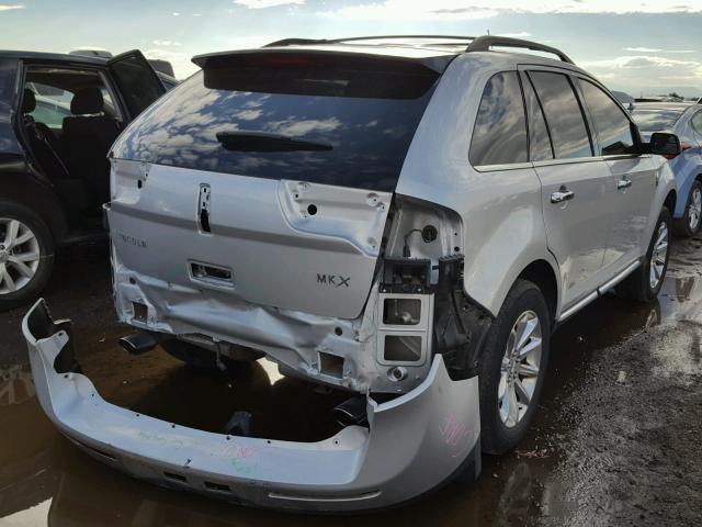 2LMDJ6JK8BBJ24679 - 2011 LINCOLN MKX SILVER photo 4