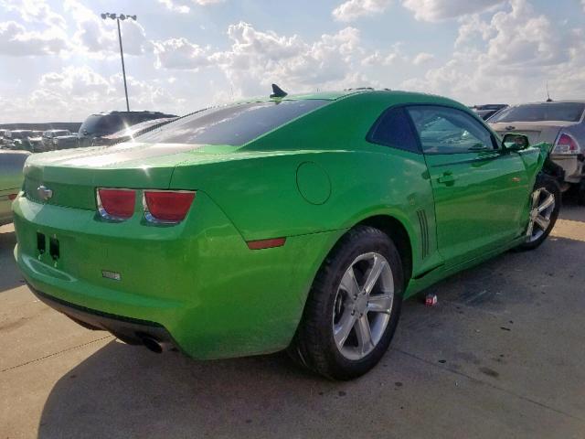 2G1FA1ED5B9137588 - 2011 CHEVROLET CAMARO LS GREEN photo 4