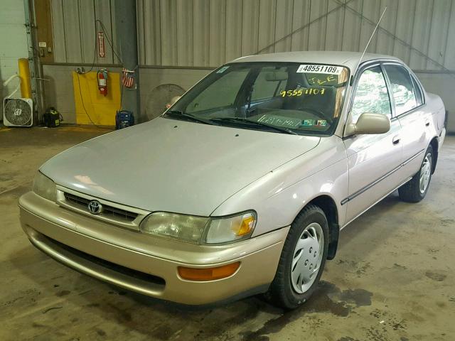 2T1BB02E0VC204130 - 1997 TOYOTA COROLLA DX GOLD photo 2