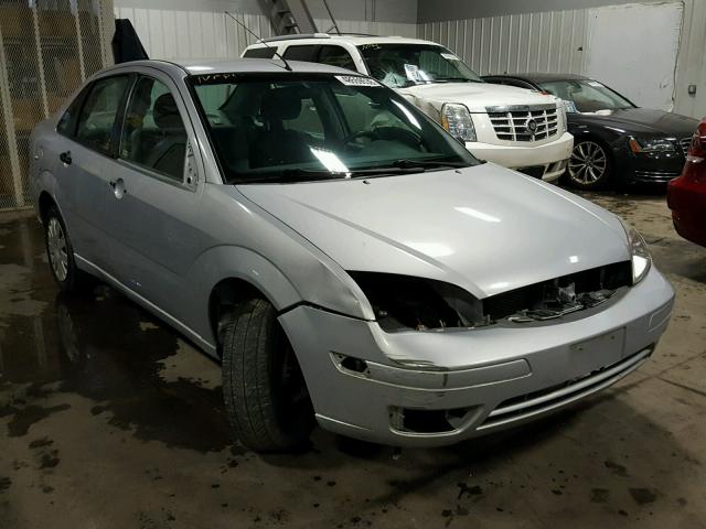 1FAFP34N55W257968 - 2005 FORD FOCUS ZX4 SILVER photo 1