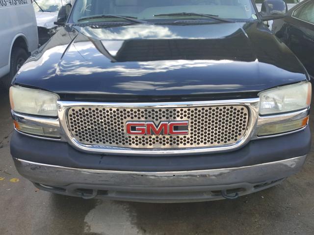 1GKEK13Z94J272793 - 2004 GMC YUKON BLACK photo 9