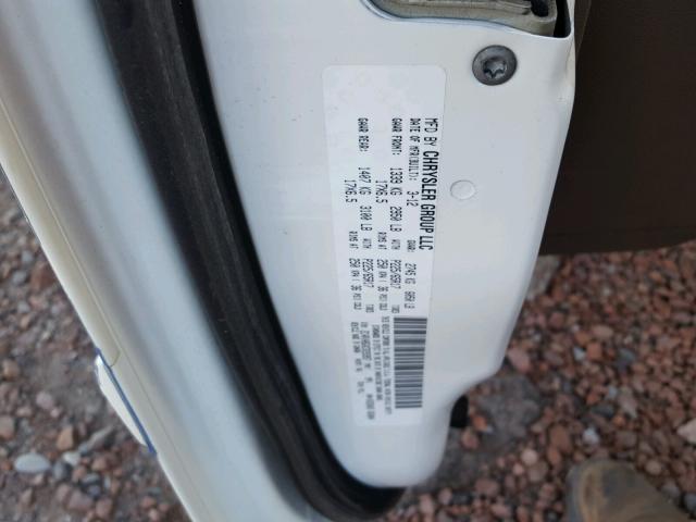 2C4RVABGXCR293957 - 2012 VOLKSWAGEN ROUTAN SE WHITE photo 10