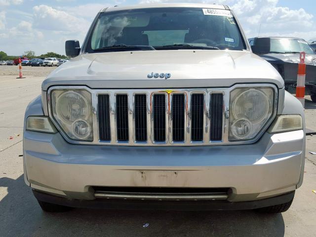 1J8GP58K18W210962 - 2008 JEEP LIBERTY LI GOLD photo 9