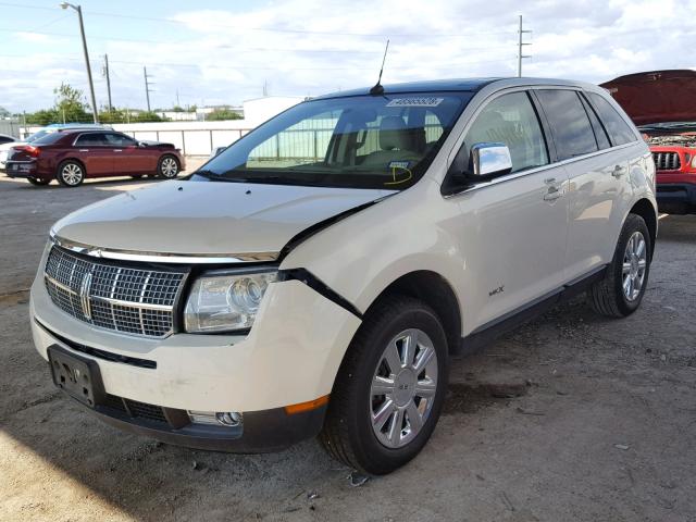 2LMDU68C87BJ16319 - 2007 LINCOLN MKX WHITE photo 2