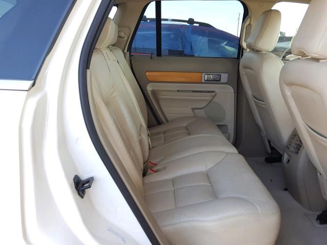 2LMDU68C87BJ16319 - 2007 LINCOLN MKX WHITE photo 6