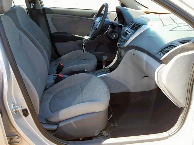 KMHCT4AE2GU942684 - 2016 HYUNDAI ACCENT SE GRAY photo 5