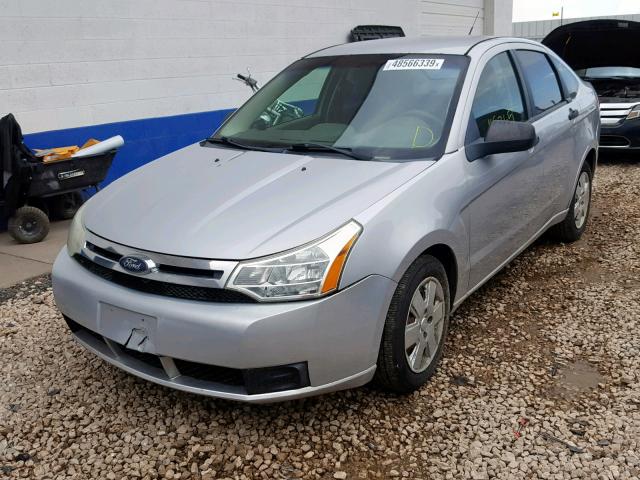 1FAHP34N18W269824 - 2008 FORD FOCUS S/SE SILVER photo 2