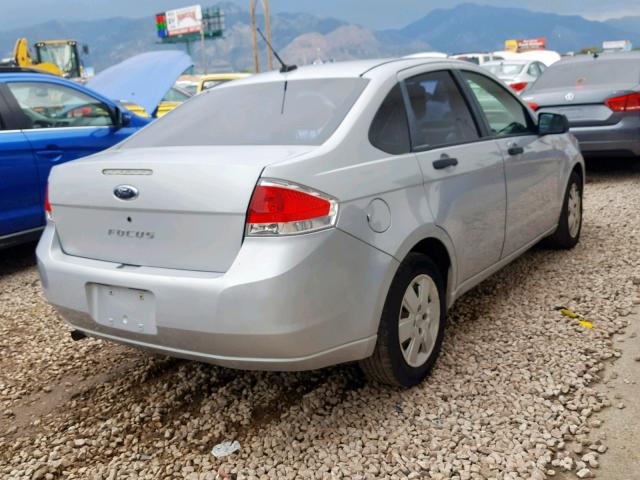 1FAHP34N18W269824 - 2008 FORD FOCUS S/SE SILVER photo 4